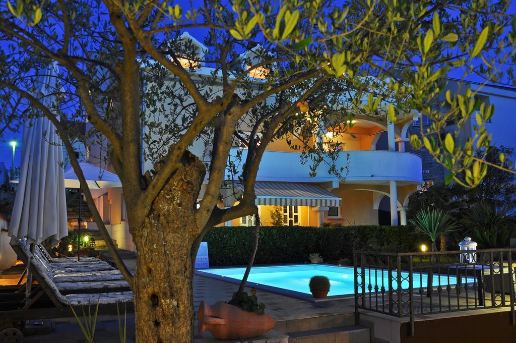 Villa Vanilla With Heated Pool Ζαντάρ Εξωτερικό φωτογραφία
